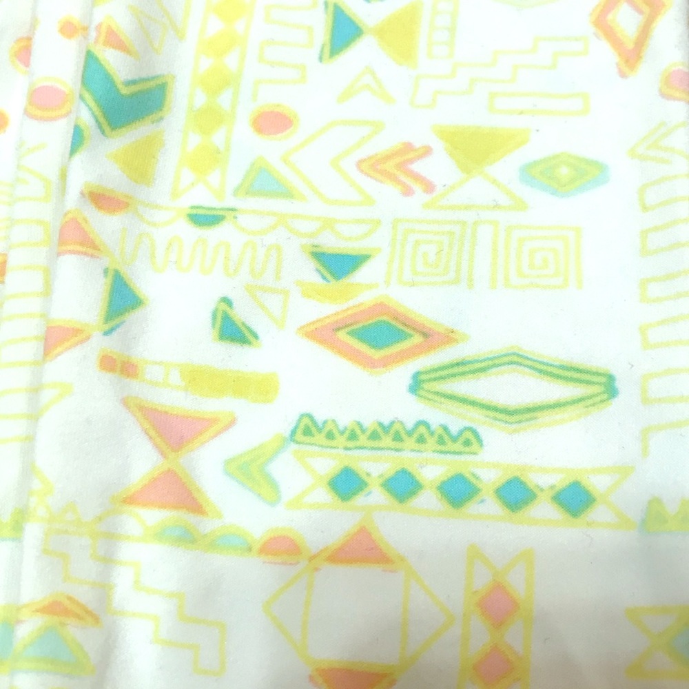 Lularoe Kid’s Legging Shapes Arrows L/XL